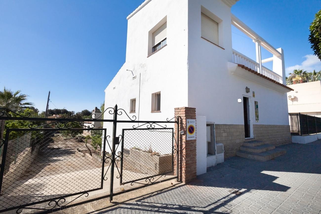 Vista exterior de Casa o xalet en venda en  Tarragona Capital amb Jardí privat i Terrassa