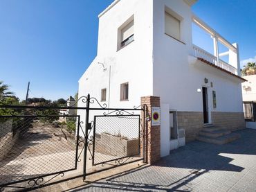 Villa con giardino in vendita a Vía Augusta