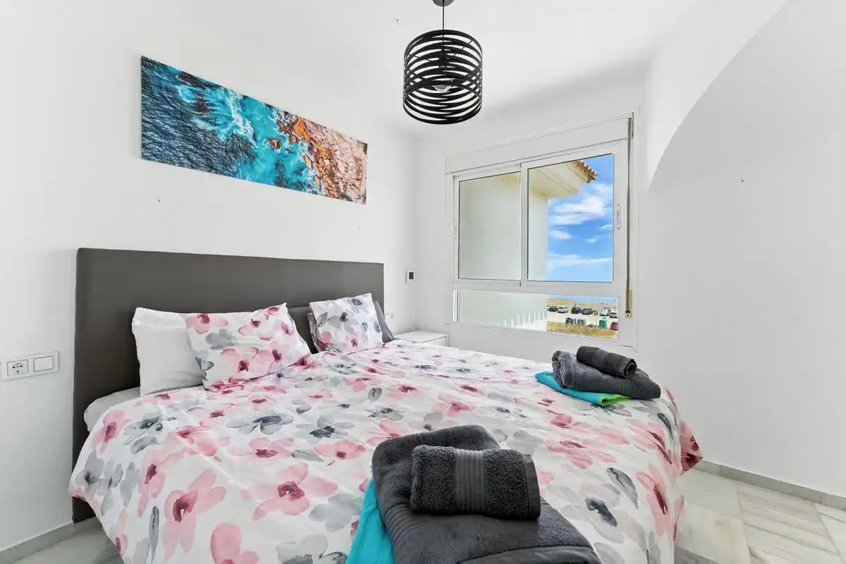 Schlafzimmer von Dachboden zur Miete in Manilva mit Klimaanlage, Heizung und Terrasse