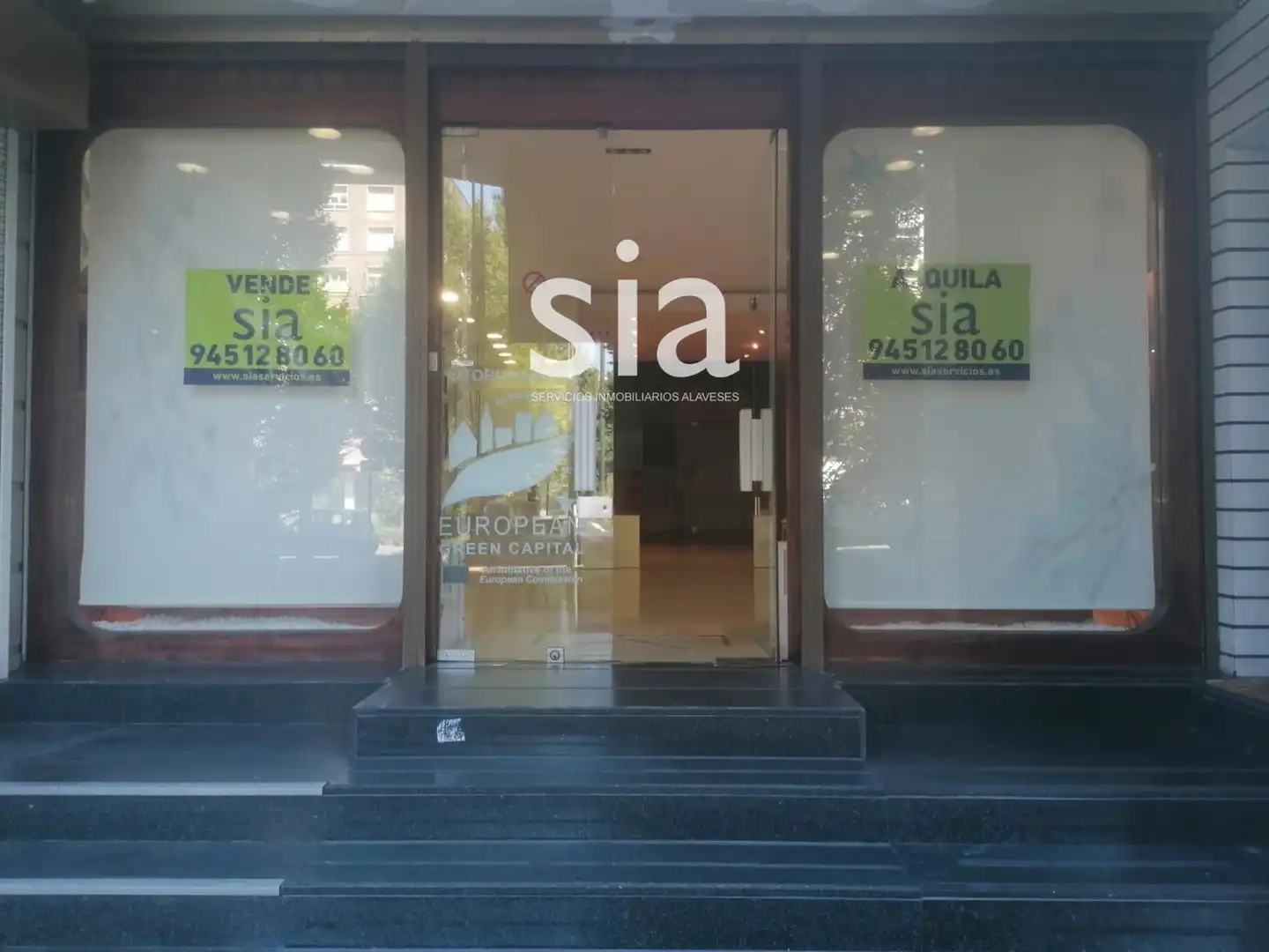 Vista exterior de Local en venda en Vitoria - Gasteiz