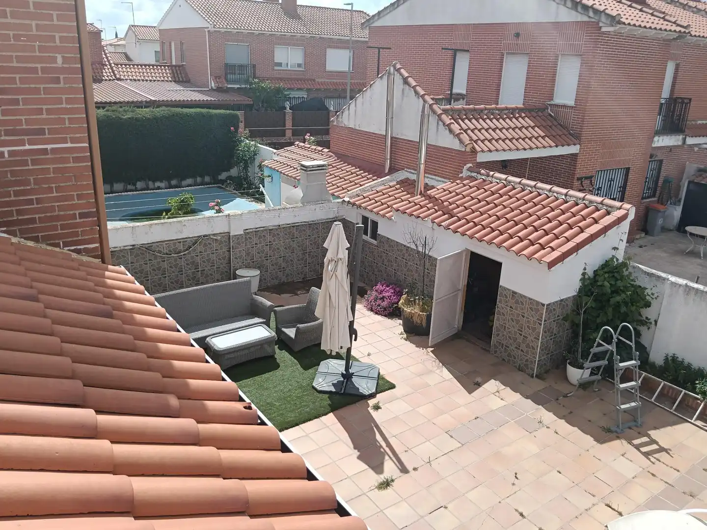 Terrassa de Casa adosada en venda en Cedillo del Condado amb Calefacció, Jardí privat i Terrassa