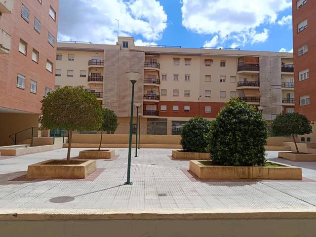 Piso en Venta en  RONDA DE LOS TEJARES en Triana Oeste