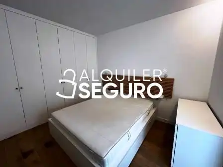 Habitación de Piso de alquiler en Vitoria - Gasteiz con Calefacción y Amueblado