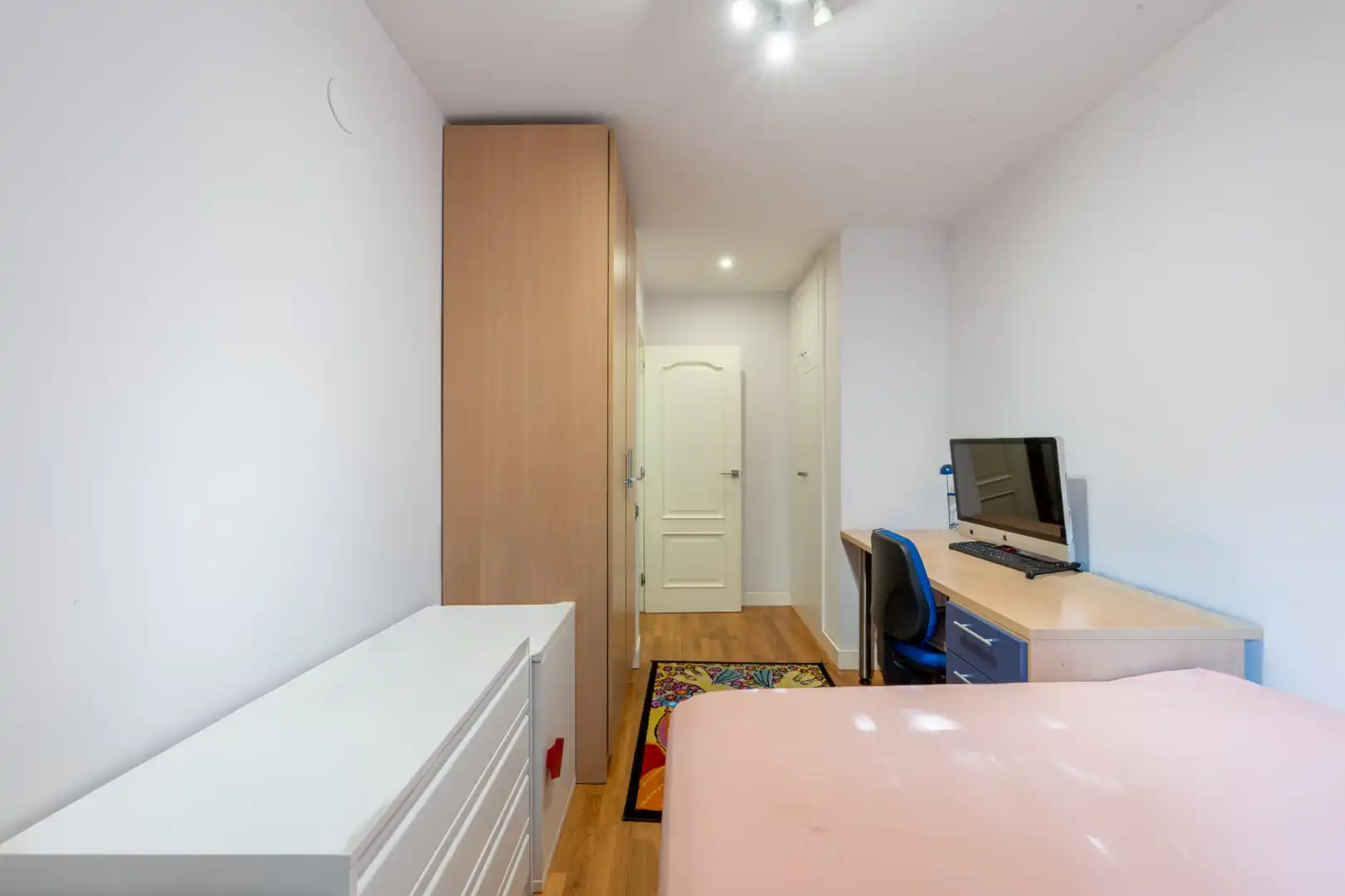 Dormitori de Casa adosada en venda en Sant Cugat del Vallès amb Calefacció, Jardí privat i Parquet
