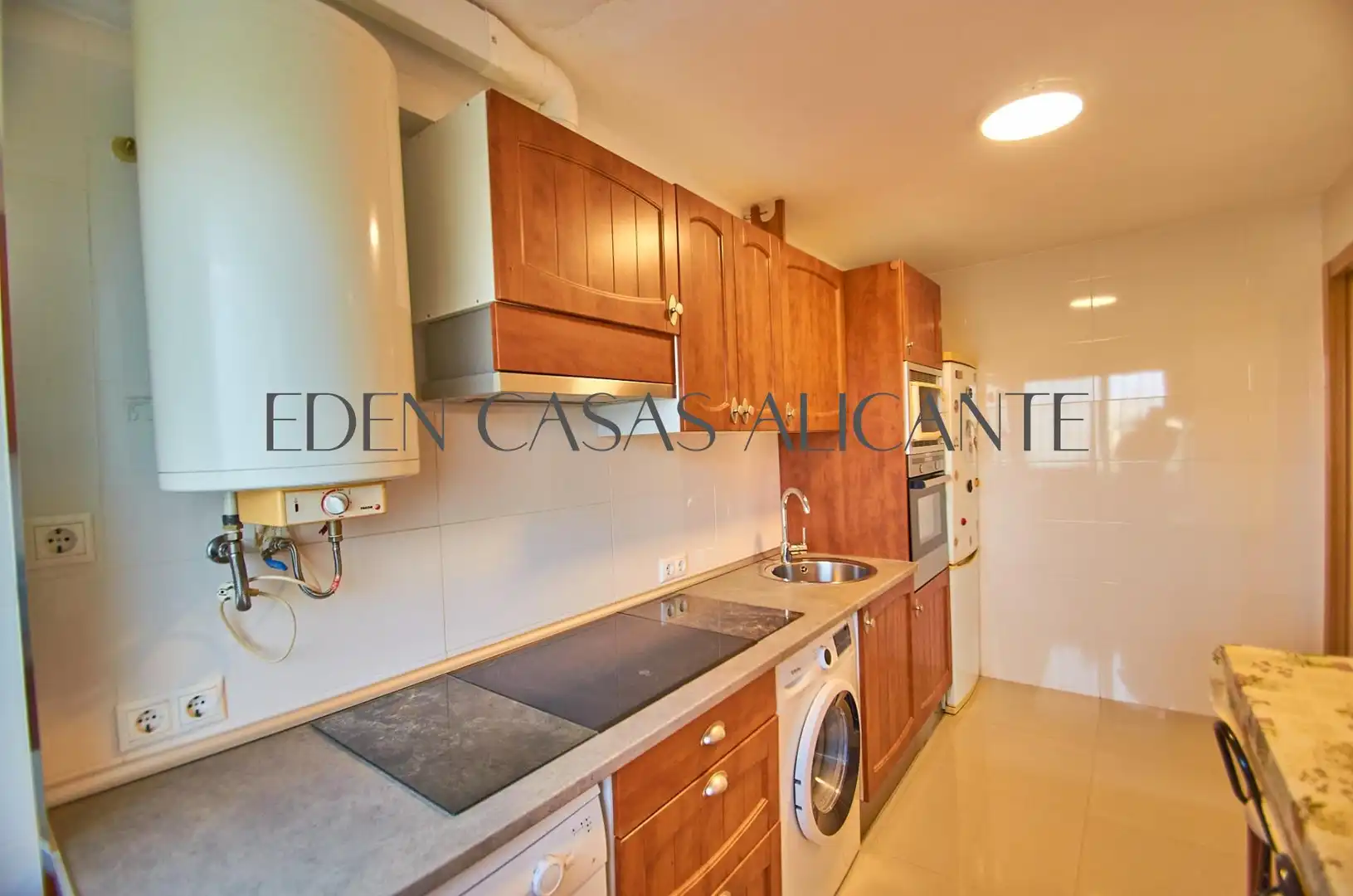 Cocina de Apartamento en venta en Alicante / Alacant con Terraza, Trastero y Amueblado