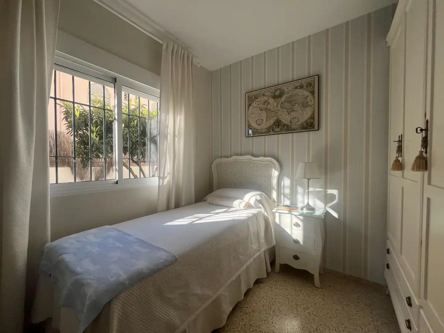 Schlafzimmer von Erdgeschoss zum Verkauf in Jerez de la Frontera mit Klimaanlage, Heizung und Privatgarten