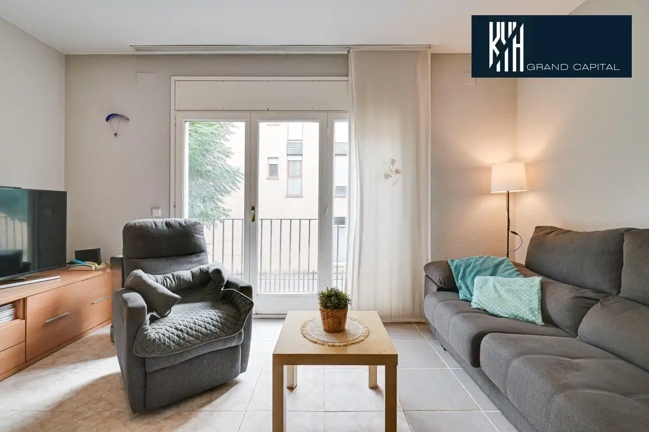 Maison mitoyenne avec terrasse à vendre à Calle JOSEP FONTBERNAT, imagen 2