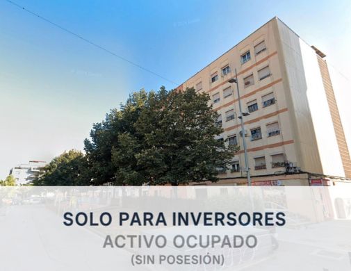 Vista exterior de Pis en venda en Cerdanyola del Vallès amb Calefacció, Moblat i Forn