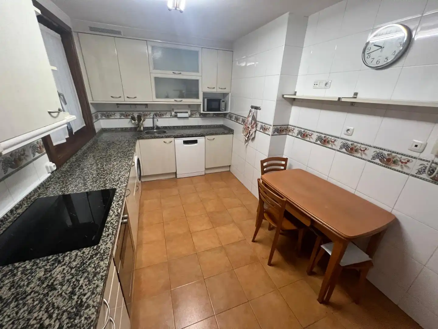 Cocina de Piso en venta en Gijón  con Calefacción, Parquet y Trastero