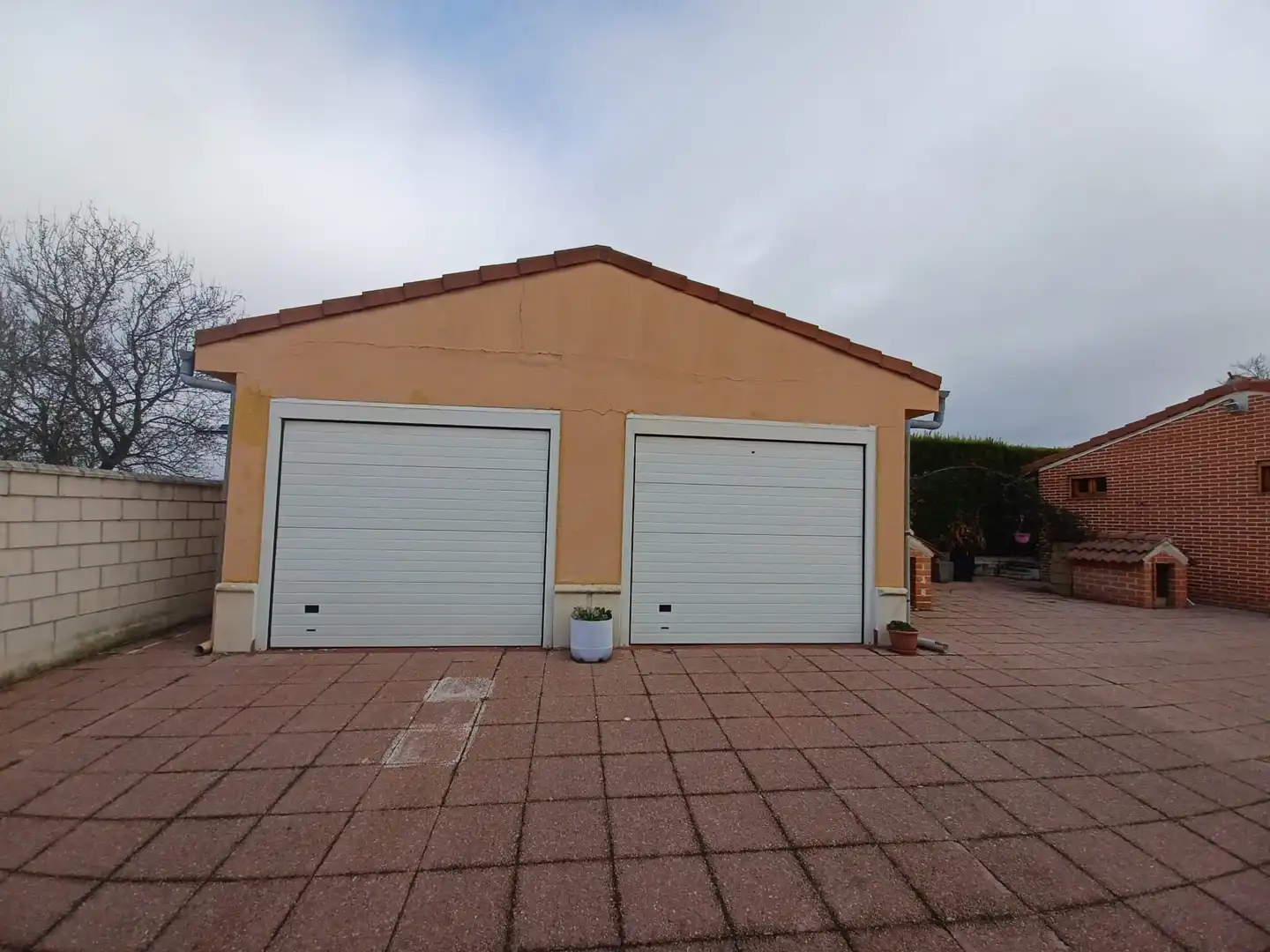 Parking de Casa o chalet en venta en Renedo de Esgueva con Jardín privado