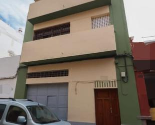 Building for sale in Isleta