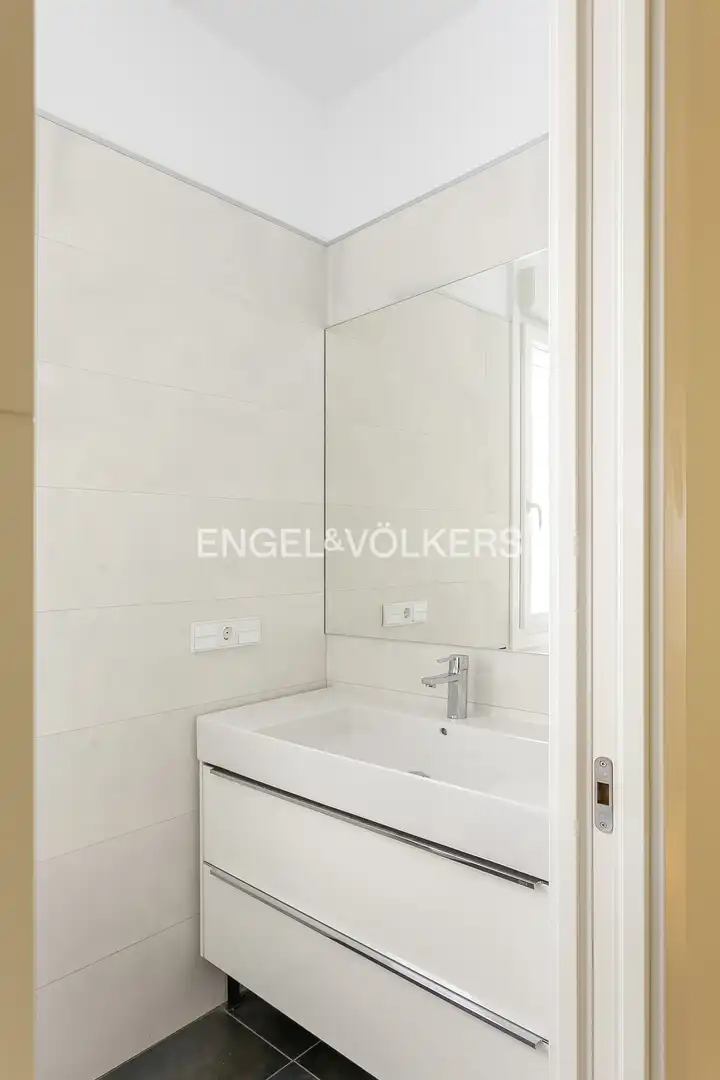 Baño de Piso de alquiler en Bilbao  con Calefacción y Balcón