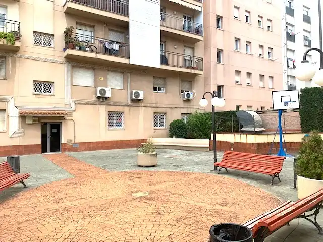 Vista exterior de Àtic en venda en Badalona amb Aire condicionat, Calefacció i Terrassa