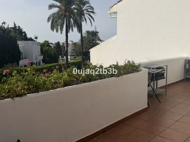 Mini appartamento con piscina in vendita a Nueva Andalucía