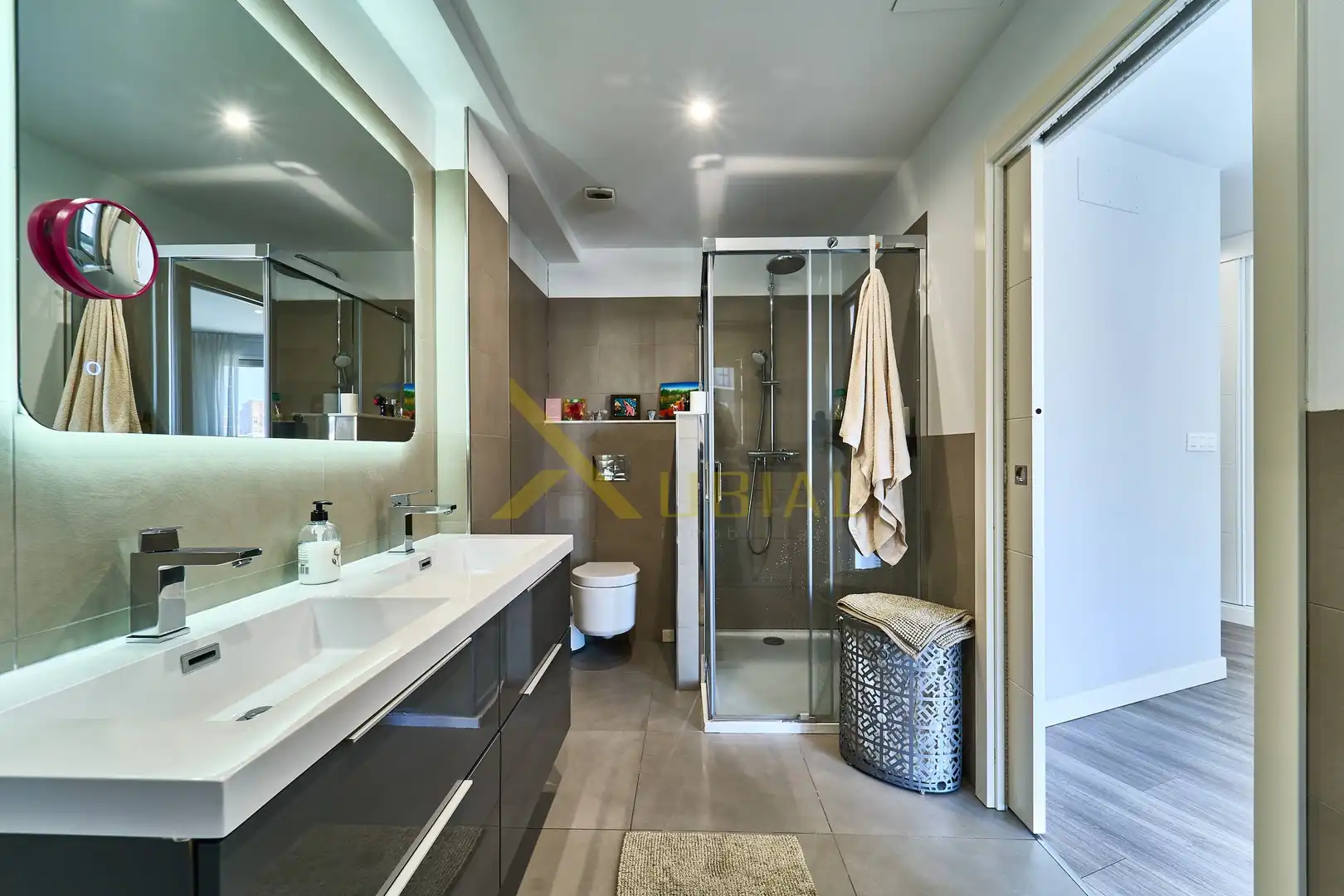 Bathroom of Flat for sale in A Coruña Capital   with Storage room, Furnished and Balcony