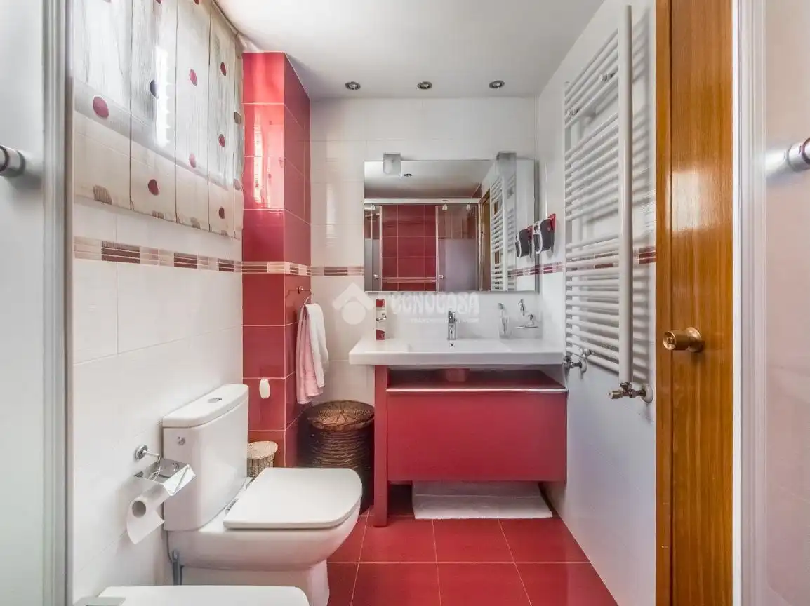 Baño de Piso en venta en Madrid con Calefacción y Terraza