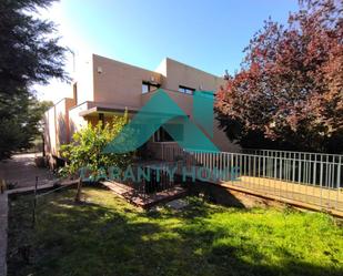 Exterior view of House or chalet for sale in Cáceres Capital  with Heating, Private garden and Terrace