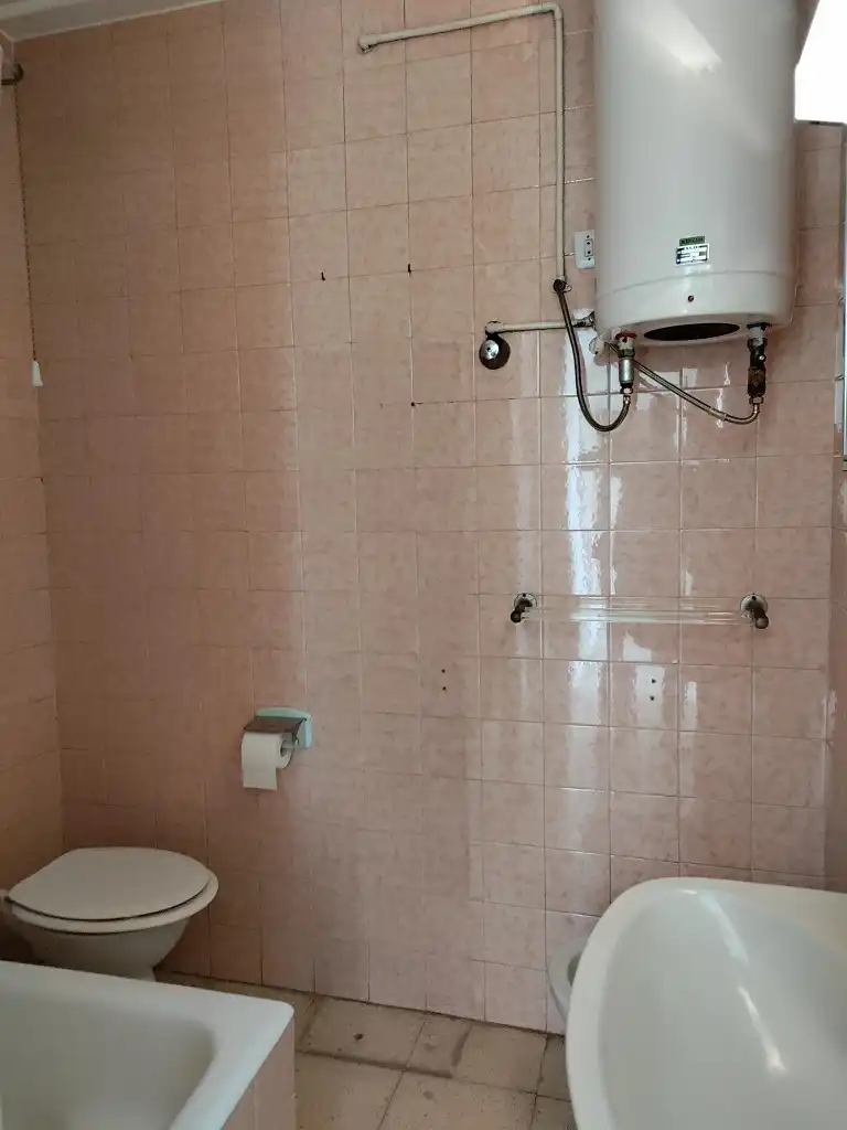 Baño de Piso en venta en El Papiol con Balcón