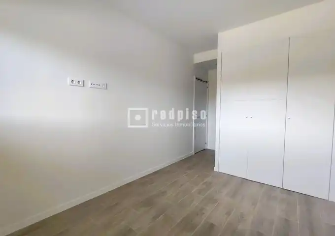 Bedroom of Flat for rent in Guadalajara  with Air Conditioner, Heating and Parquet flooring