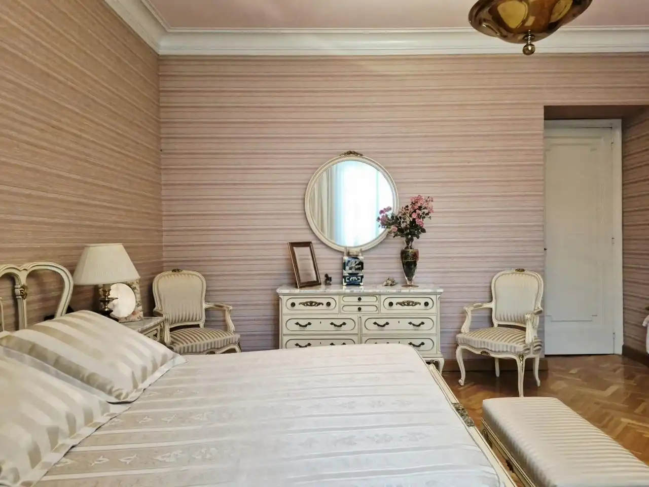 Bedroom of Flat for sale in Centre