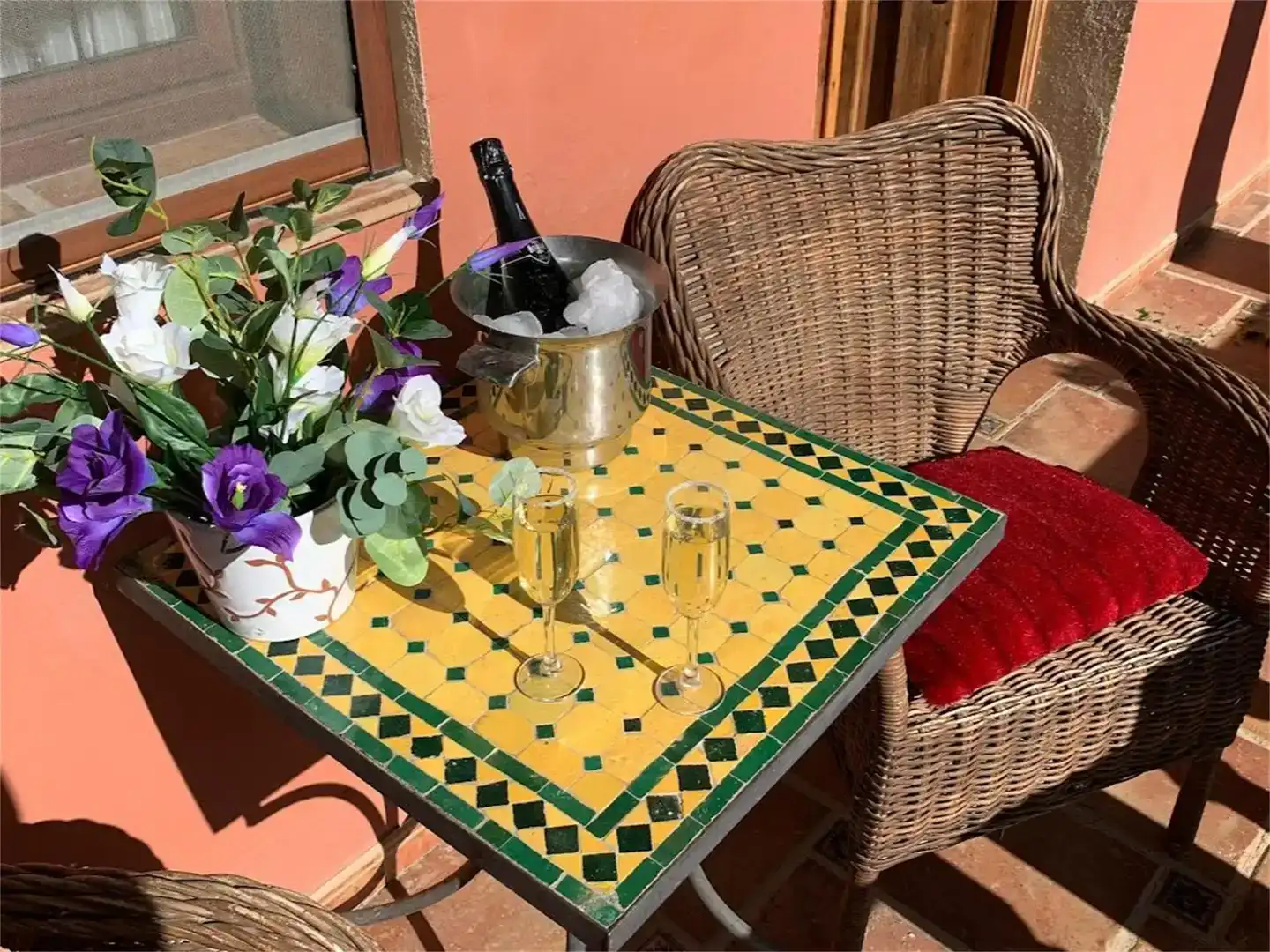 Terrassa de Local en venda en Ronda amb Aire condicionat, Parquet i Moblat
