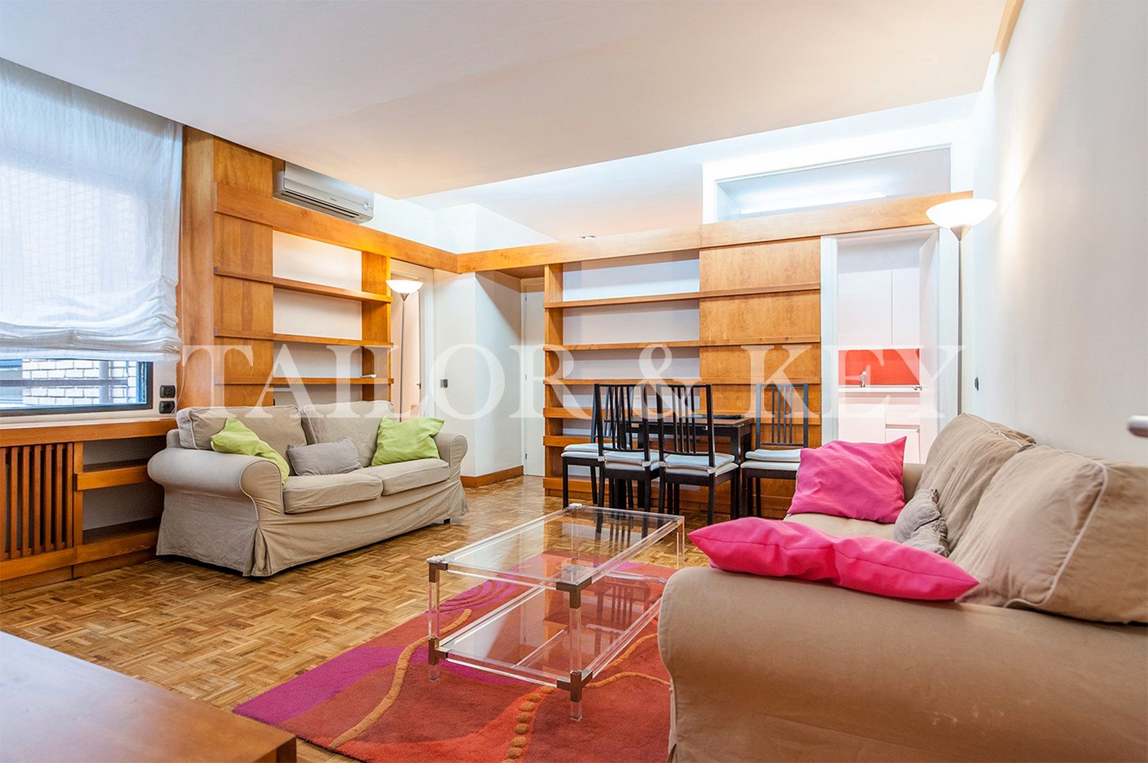 Sala d'estar de Pis de lloguer en  Madrid Capital amb Aire condicionat i Moblat