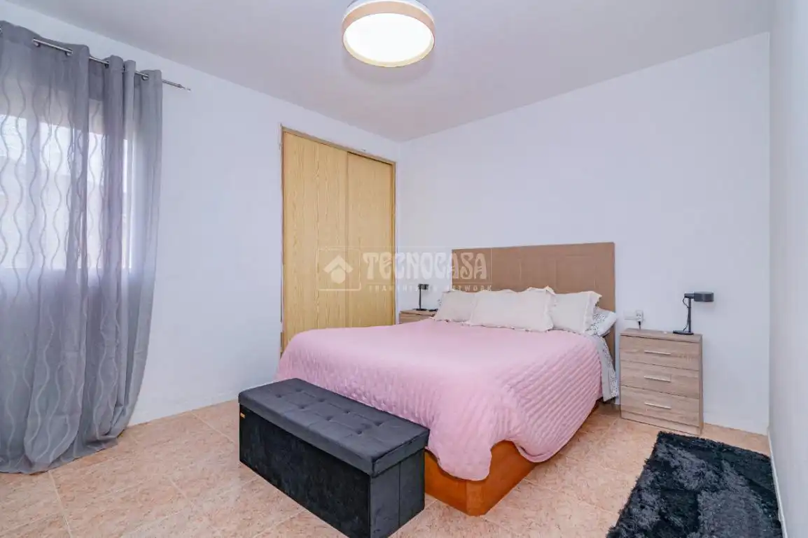 Habitación de Casa adosada en venta en Fuente Vaqueros