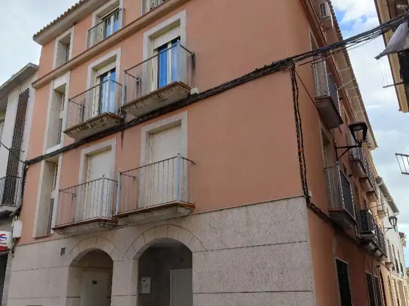 Vista exterior de Pis en venda en Mallén amb Moblat i Balcó