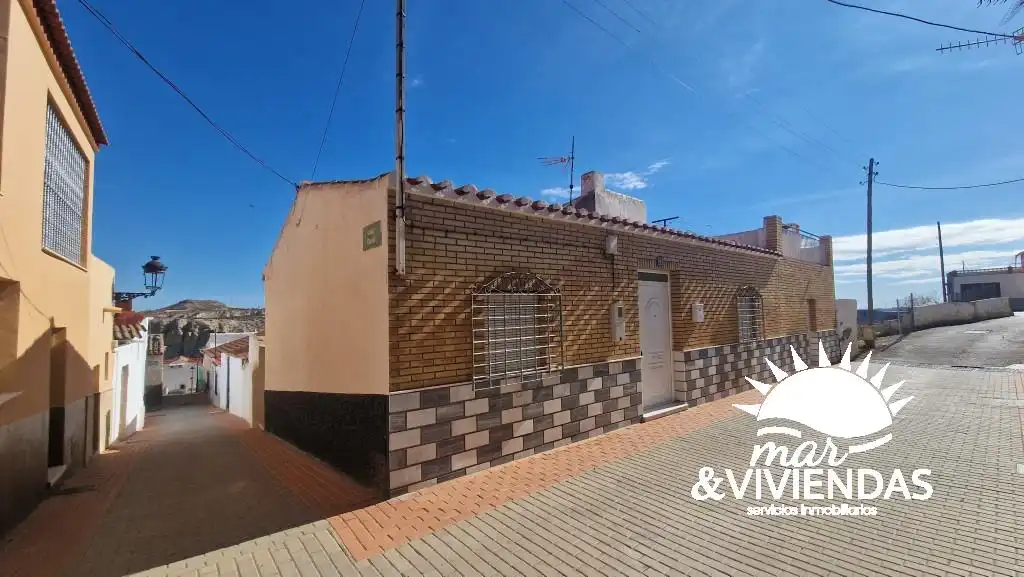 Vista exterior de Casa o xalet en venda en Antas amb Calefacció, Jardí privat i Terrassa