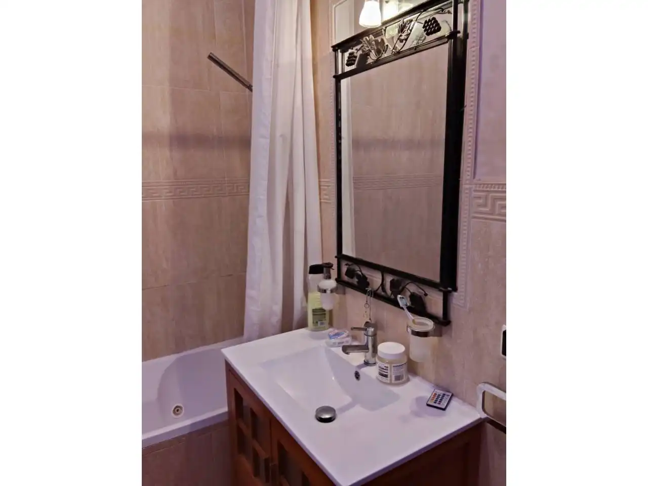 Baño de Casa o chalet de alquiler en Carmona con Aire acondicionado, Calefacción y Jardín privado