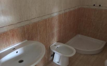 Bathroom of House or chalet for sale in Chozas de Canales