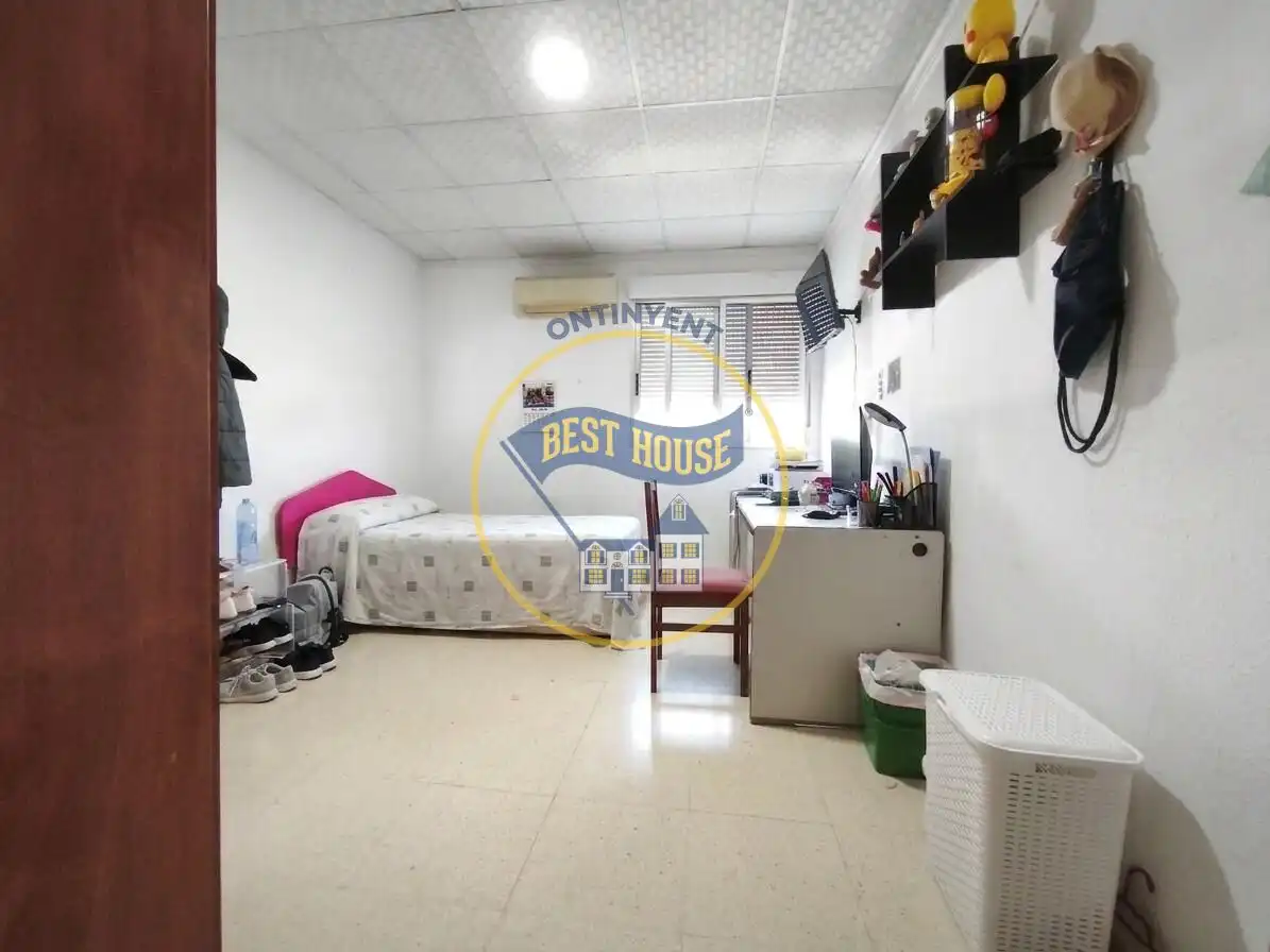Schlafzimmer von Fabrikhallen zum Verkauf in Cañada