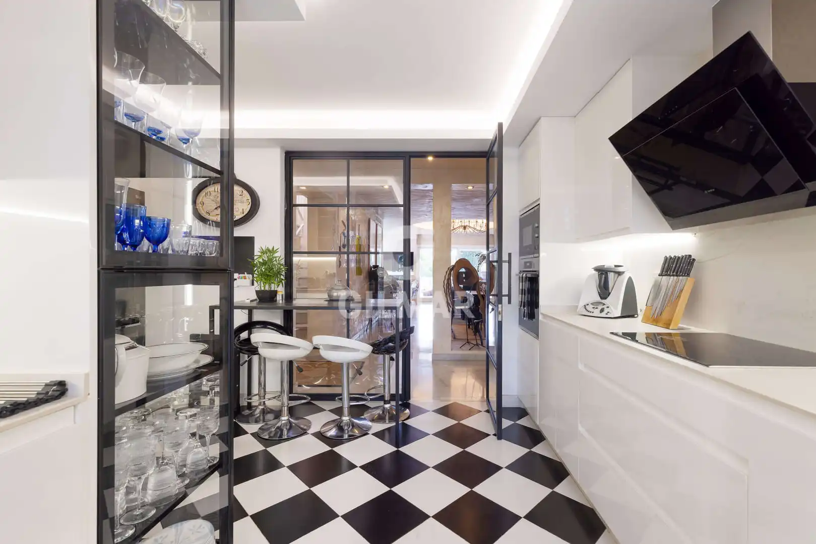 Küche von Maisonette zum Verkauf in Estepona mit Heizung, Abstellraum und Balkon