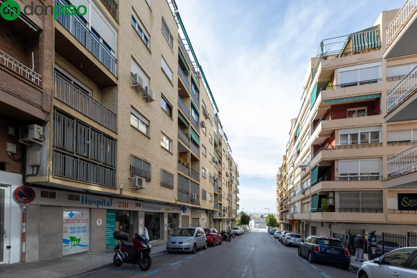 Vista exterior de Apartament en venda en  Granada Capital amb Calefacció