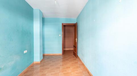 Foto 3 de Piso en venta en Calle Almuñécar, 22, Barrio de Zaidín,  Granada Capital