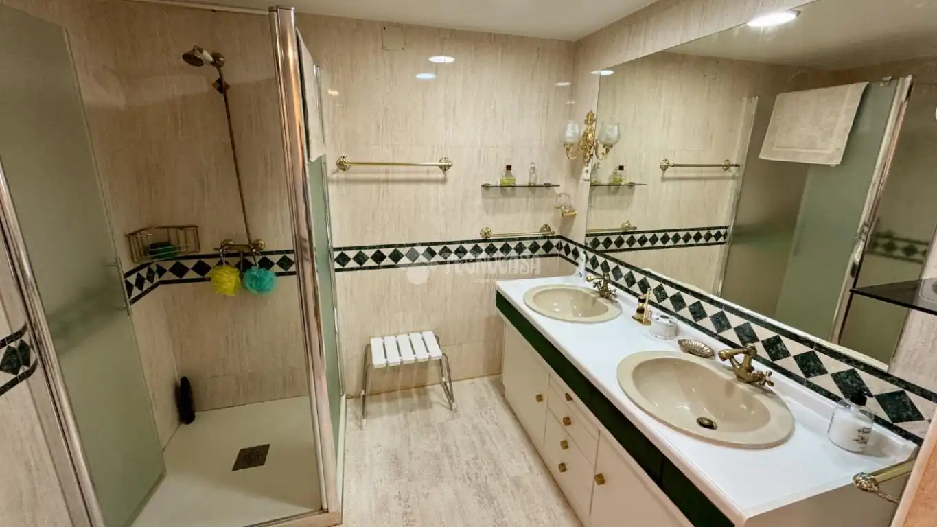 Badezimmer von Wohnung zum Verkauf in Iglesia - Estación