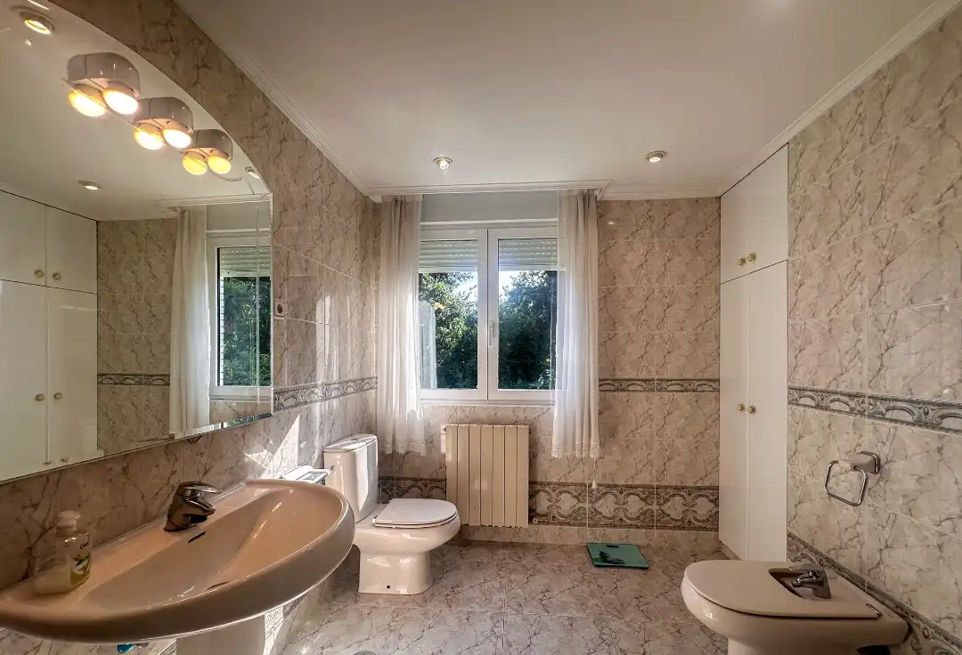 Baño de Casa o chalet en venta en Camargo con Calefacción, Jardín privado y Terraza