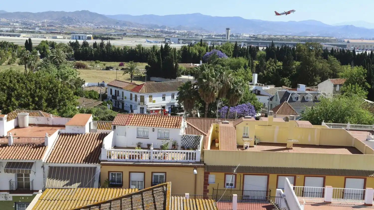 Vista exterior de Piso en venta en Málaga con Calefacción, Trastero y Balcón