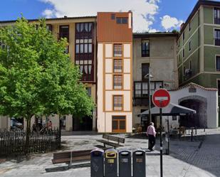 Vista exterior de Dúplex en venda en Arrasate / Mondragón amb Calefacció i Balcó