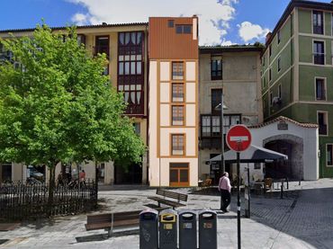 Duplex with balcony for sale in Arrasate / Mondragón