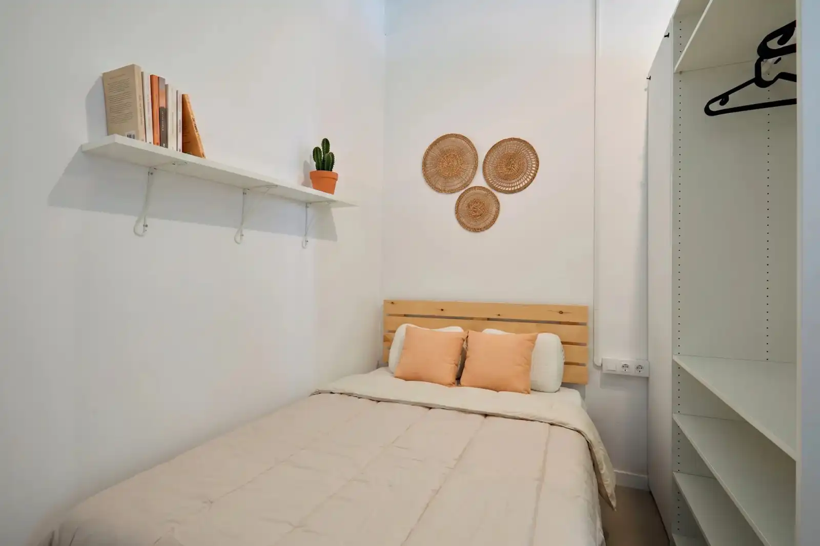 Bedroom of Flat for rent in Sant Martí