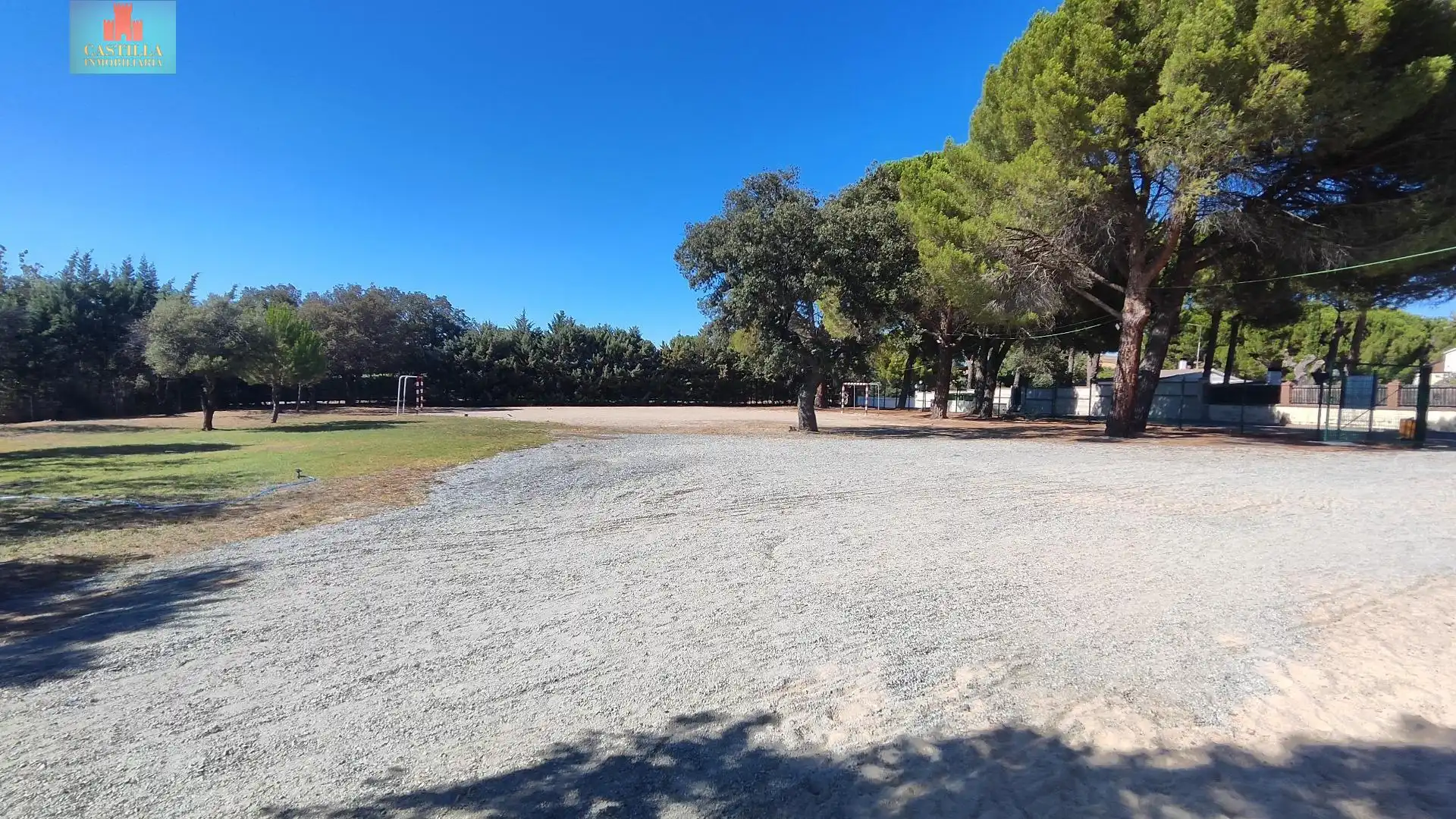 Aparcament de Casa o xalet en venda en Peñalba de Ávila amb Calefacció, Jardí privat i Traster