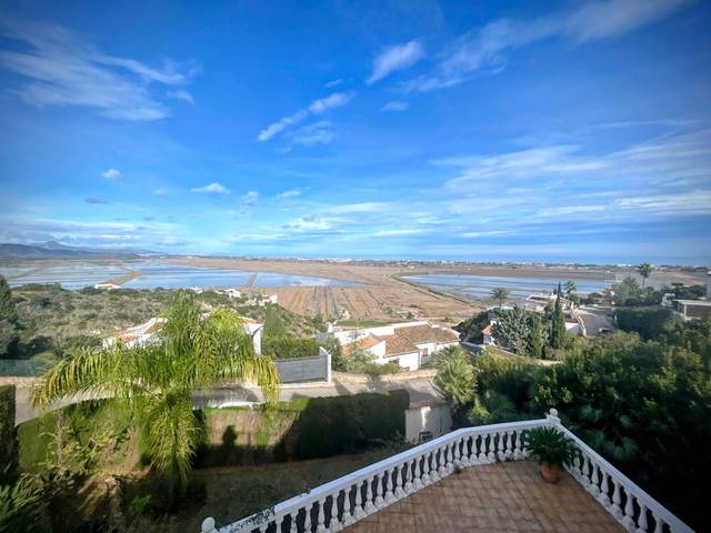 Casa-chalet en Venta en Pego