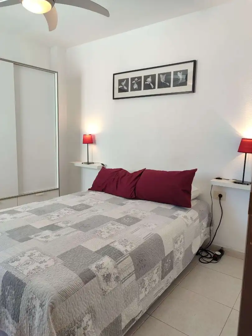 Dormitori de Apartament per a compartir en Arona amb Aire condicionat, Terrassa i Moblat