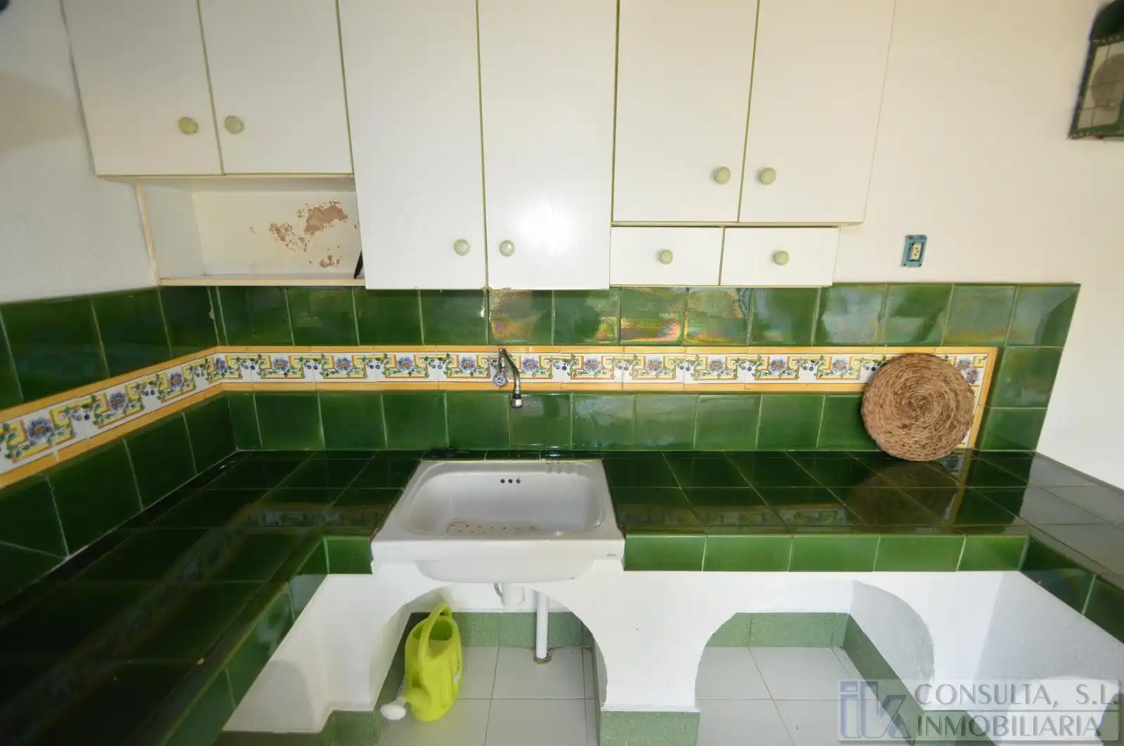 Cuina de Casa o xalet en venda en Vinaròs amb Jardí privat, Terrassa i Piscina