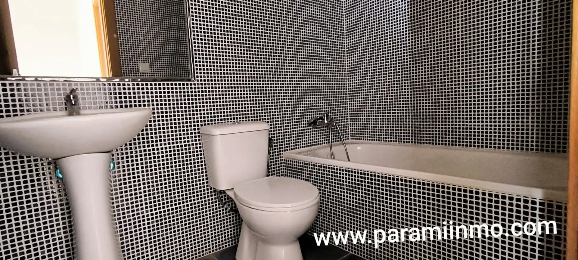 Baño de Casa o chalet en venta en Hormilleja con Calefacción, Jardín privado y Terraza