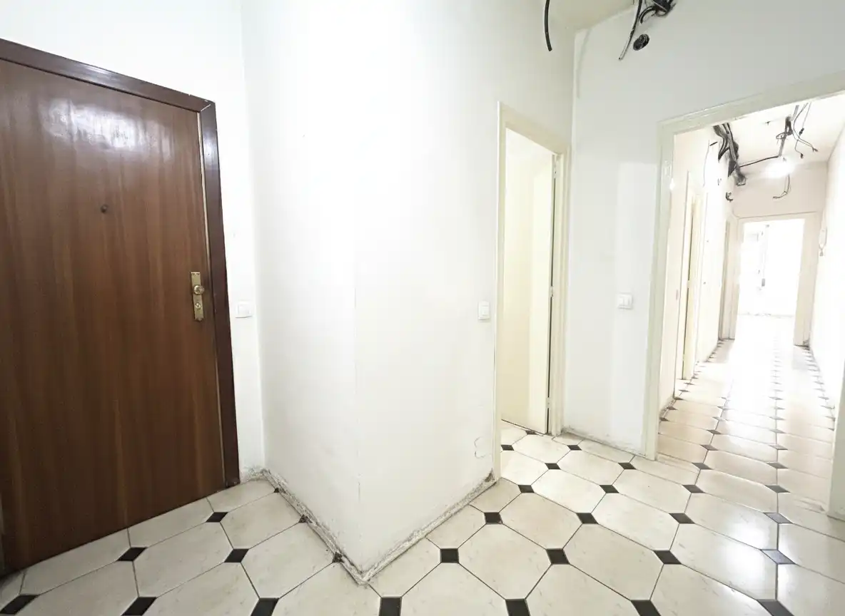 Piso en venta en L'Hospitalet de Llobregat con Aire acondicionado