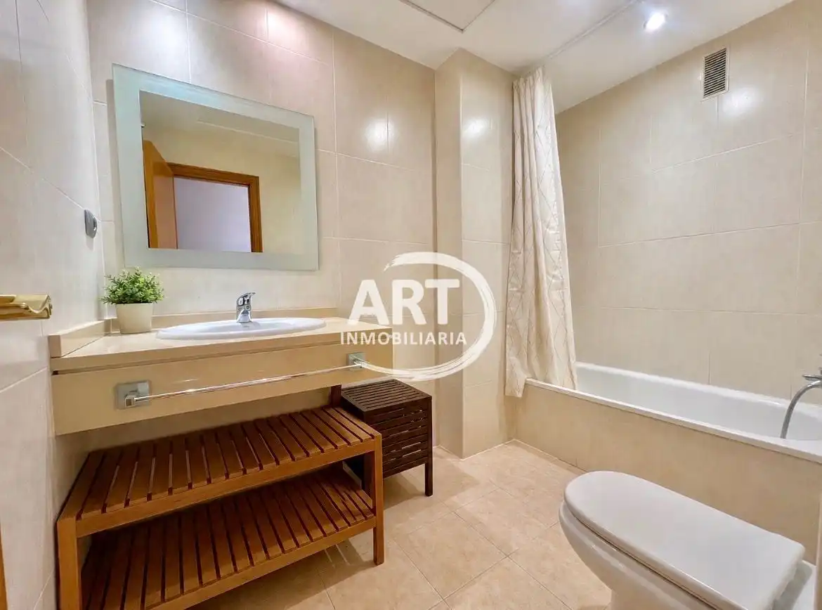 Baño de Piso en venta en Paterna con Aire acondicionado, Calefacción y Terraza