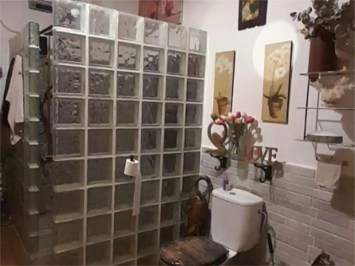 Bathroom of Flat for sale in Llombai  with Air Conditioner, Private garden and Storage room