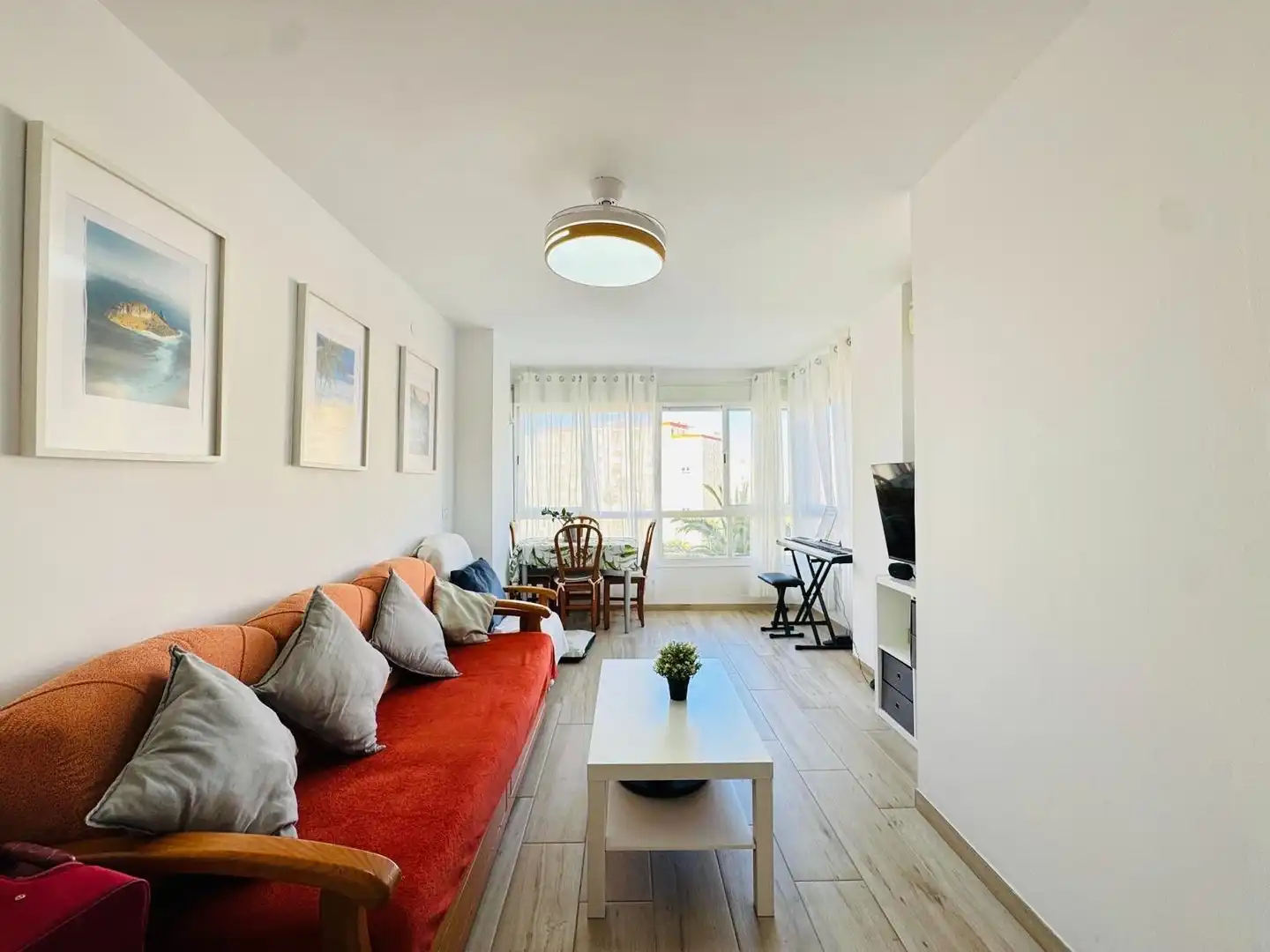 Wohnzimmer von Wohnung zum Verkauf in Torrox mit Klimaanlage und Gemeinschaftspool
